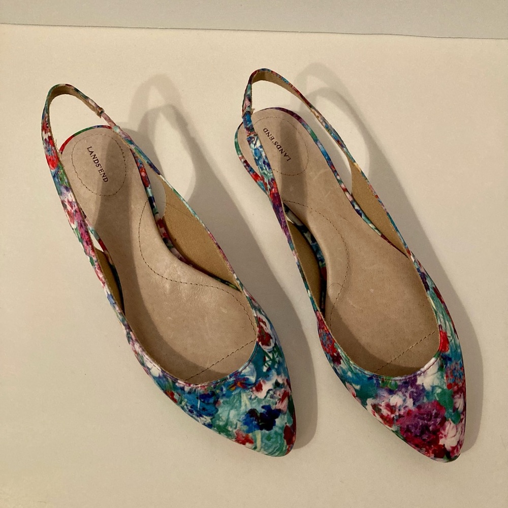 NWOT Lands’ End Lucy Slingback Flats in Multicolor Floral